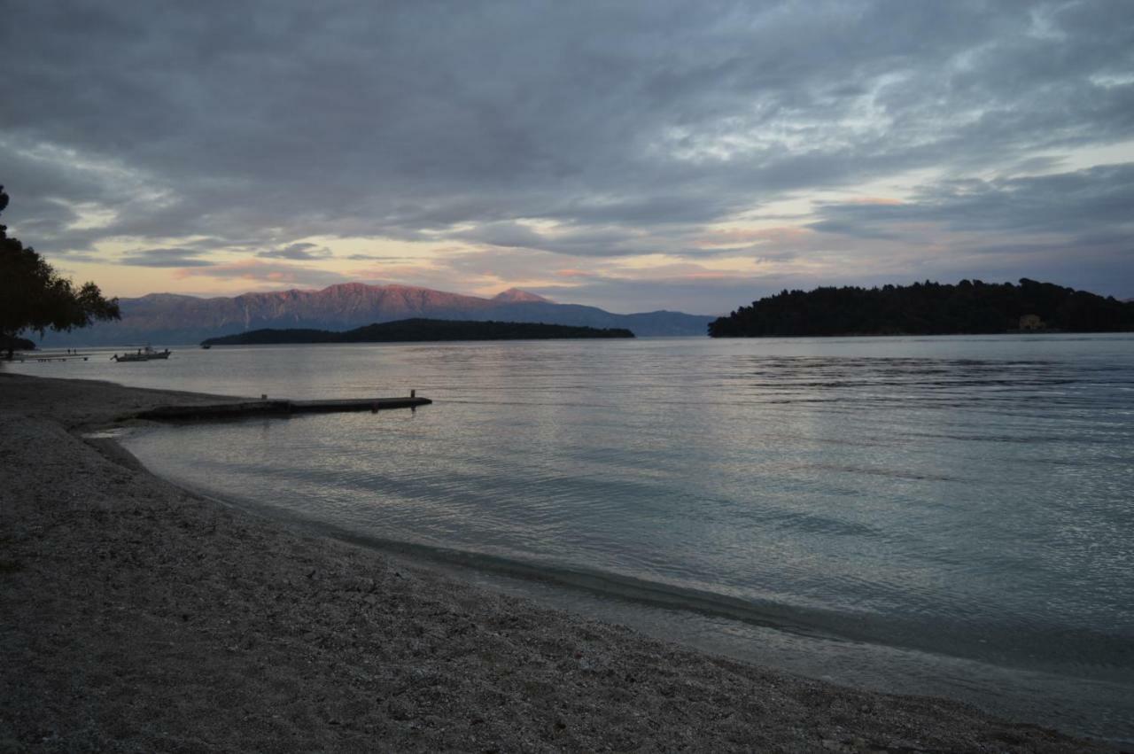 The Beach House Nydri  Buitenkant foto
